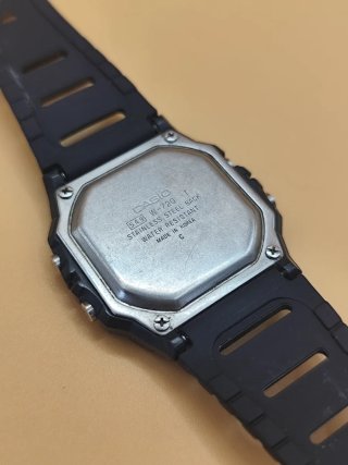 Reloj Casio W-720