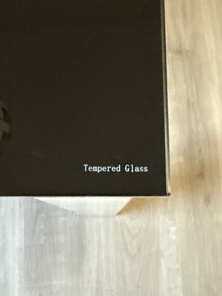 Mesa Comedor Cristal Negra y patas blancas