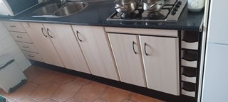 Muebles de cocina modulares beige y negro