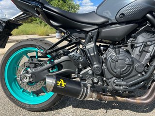 Yamaha MT07 A2 3000km con extras