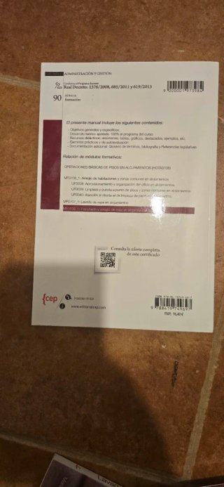 4 libros : Oposiciones camarera de piso .
