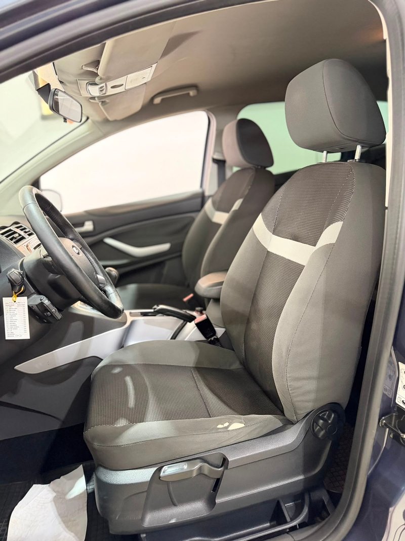 Ford Kuga 2.0 TDCi Titanium 4WD 2011, foto 12