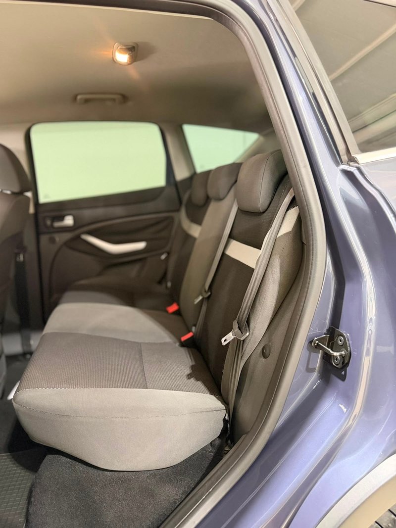 Ford Kuga 2.0 TDCi Titanium 4WD 2011, foto 15