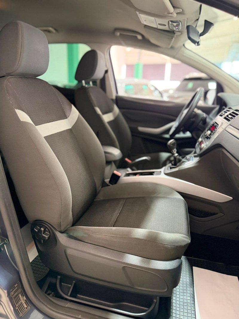 Ford Kuga 2.0 TDCi Titanium 4WD 2011, foto 19