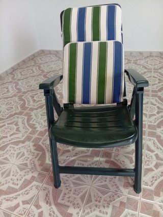 Butaca exterior reclinable con cojín