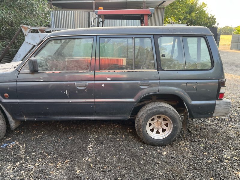 Mitsubishi Montero sin motor - foto 1