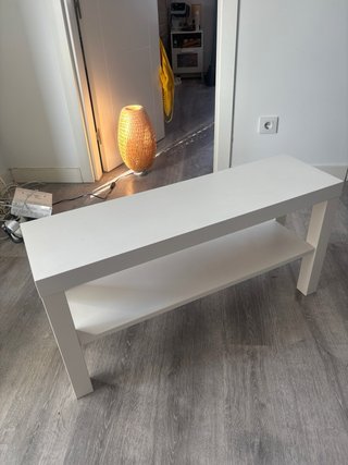 Mueble TV blanco con estante