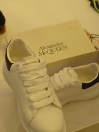Sneakers Alexander McQueen Bianche e Dorate