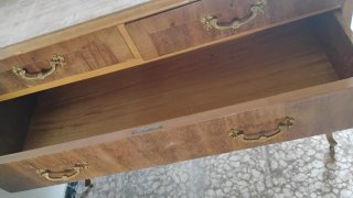 Cómoda antigua de madera