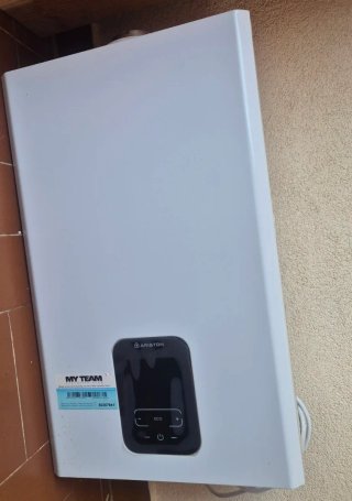 Calentador Ariston Blanco