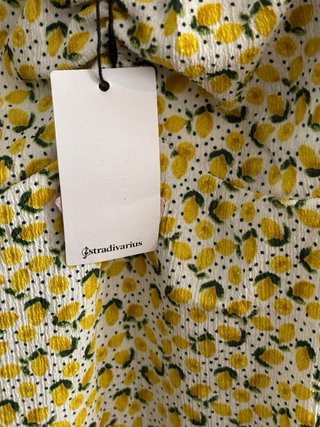 Vestido Stradivarius estampado limones Talla L