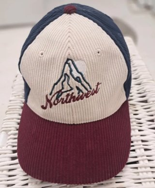 2 GORRAS 5 €, AZULES Y BLANCA, VERANO E INVIERNO