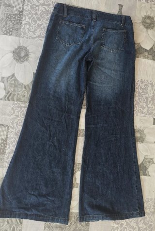 Pantalón vaquero campana azul oscuro