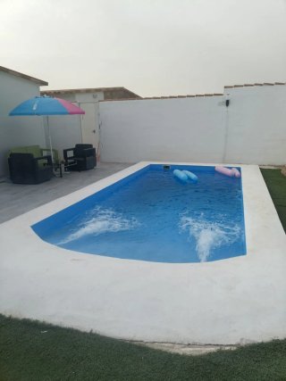 Se venden parcela con 2 apartamentos en Chiclana
