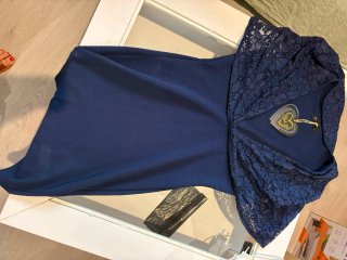 Vestido ASOS azul marino.