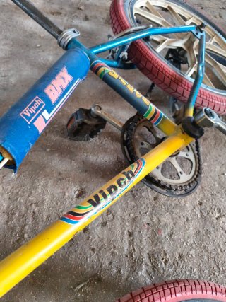Bicicleta BMX Viper Amarilla y Azul.