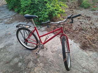 Bicicleta de Montaña Roja Antigua