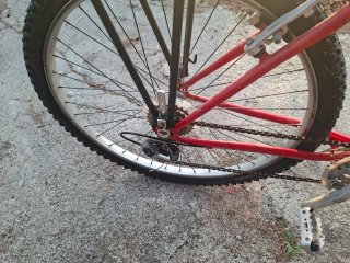Bicicleta de Montaña Roja Antigua