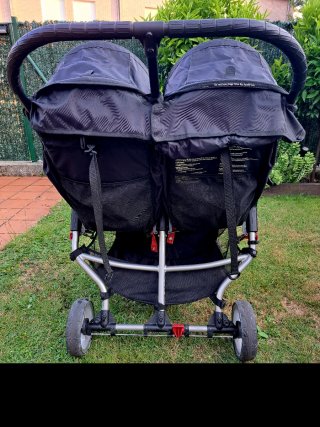 Silla gemelar Baby Jogger City Mini con capazo