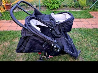 Silla gemelar Baby Jogger City Mini con capazo
