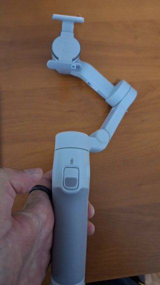 DJI Osmo Mobile 7 Stabilizzatore Smartphone
