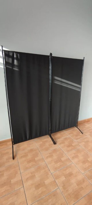 Biombos separadores negros