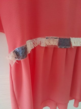 Blusa coral con volantes talla L