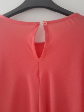 Blusa coral con volantes talla L
