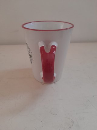 2 tazze: mug in ceramica con cuore e tazza vetro