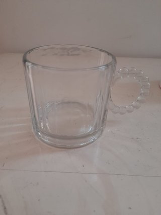 2 tazze: mug in ceramica con cuore e tazza vetro
