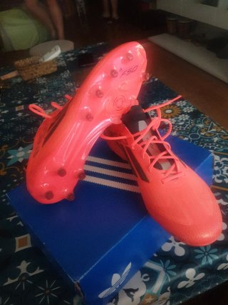Botas de fútbol Adidas Naranja y Negro