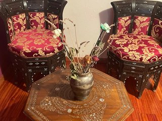 Conjunto muebles árabes de madera tallada