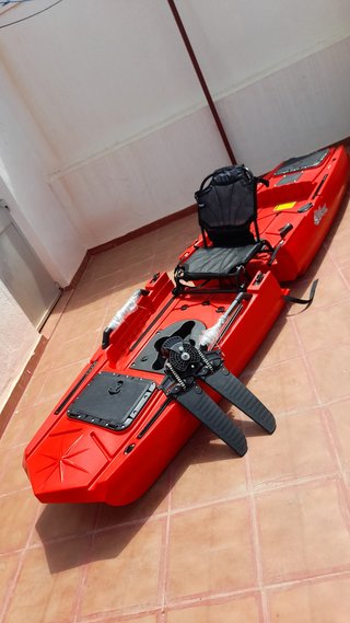 Kayak Magan en perfecto estado