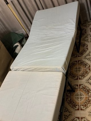 Cama Plegable Negra y Gris