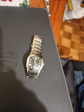 Reloj Lotus Negro y Plateado