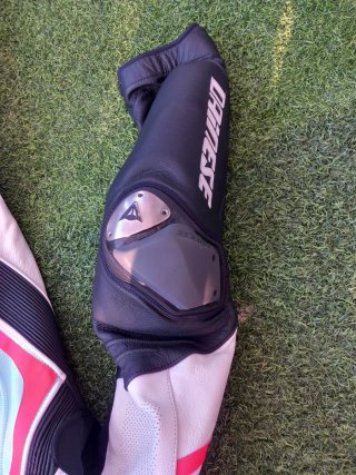 Mono dainese talla 54