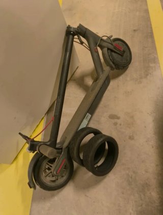 Patinete Eléctrico Xiaomi + Cargador + 2 Neumático