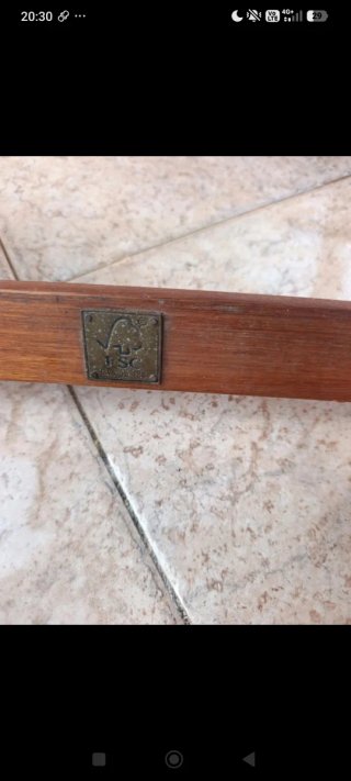Sedie in legno massello con cuscini rossi