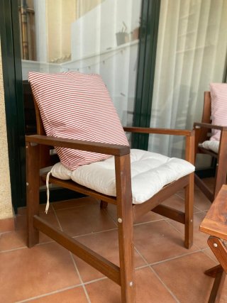 Conjunto 2 sillones y 2 taburetes madera