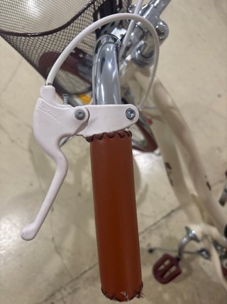 Bicicleta infantil color crema. 20 pulgadas
