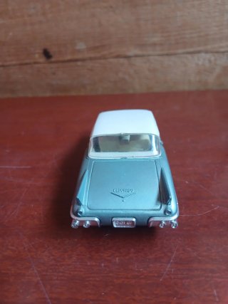 Replica Cadillac Eldorado Biarritz 1957 1:43