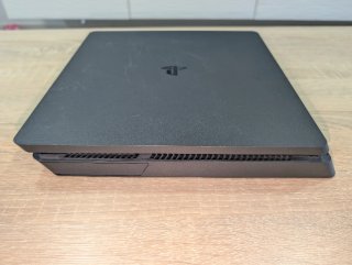 PS4 Slim 500GB Negra + Mando Original