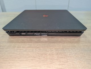 PS4 Slim 500GB Negra + Mando Original