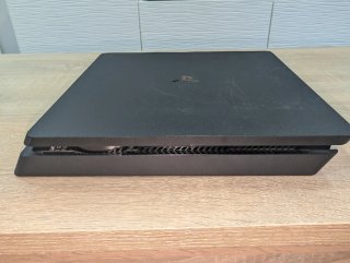 PS4 Slim 500GB Negra + Mando Original