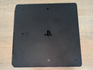 PS4 Slim 500GB Negra + Mando Original