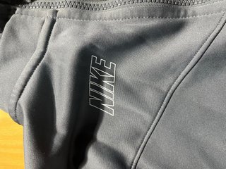 Sudadera Nike Gris con Detalles Azules
