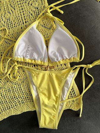 Bikini giallo con copricostume tg M
