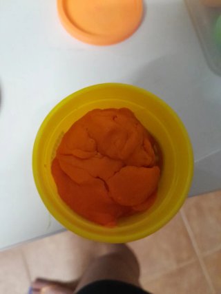 Play-Doh Naranja y marron ocre