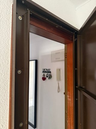Puerta blindada antiokupa metálica