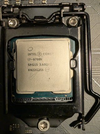 PC Gaming: i7 9700K, 16GB RAM, ASUS Hero XI